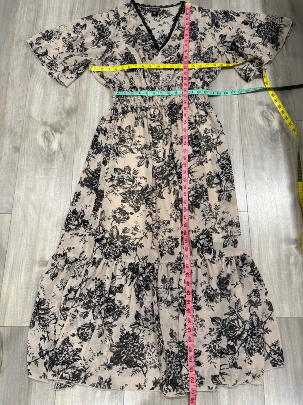 Kate and Lily Beige and Black Floral Maxi Dress with Smocked Waist Size 16W - Picture 3 of 14